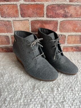 Dr. Scholls wedge grey booties with memory foam size 6.5